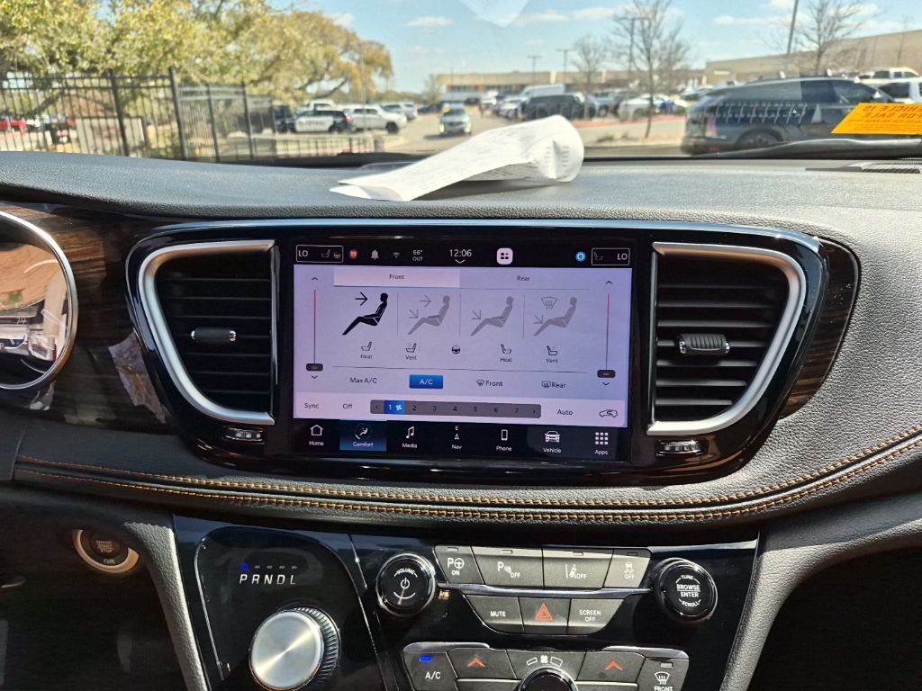 Used Car 2023 Chrysler Pacifica Hybrid  Pinnacle For Sale Under $35,000 In Austin, Texas