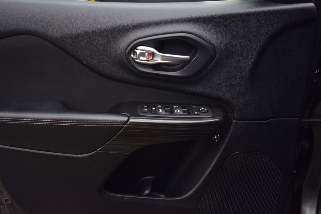 used 2014 Jeep Cherokee car, priced at $7,900