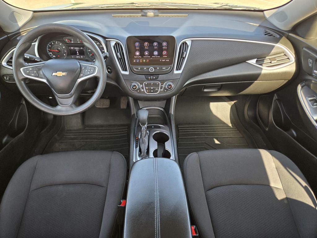 2022 Chevrolet Malibu LT - 10
