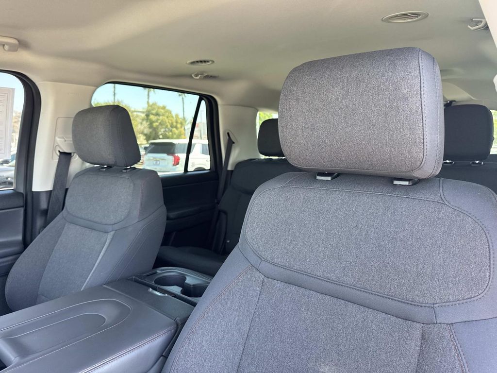 Used 2025 Ford Expedition Active 4D Sport Utility