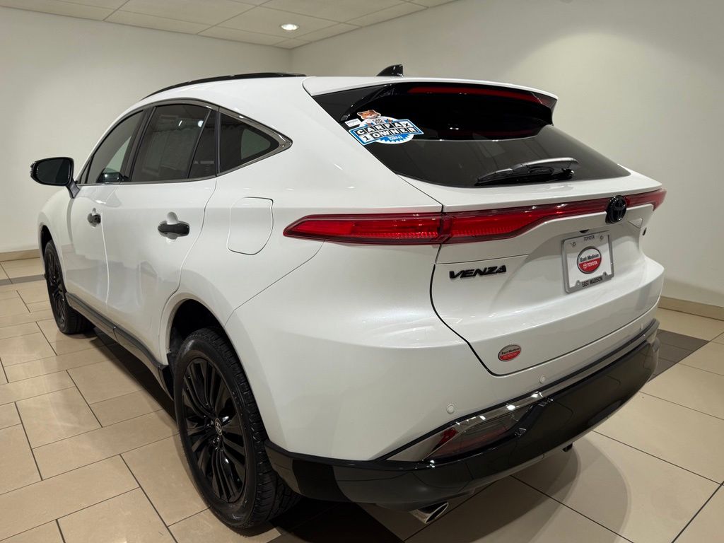Thumbnail: 2024 Toyota Venza - 3