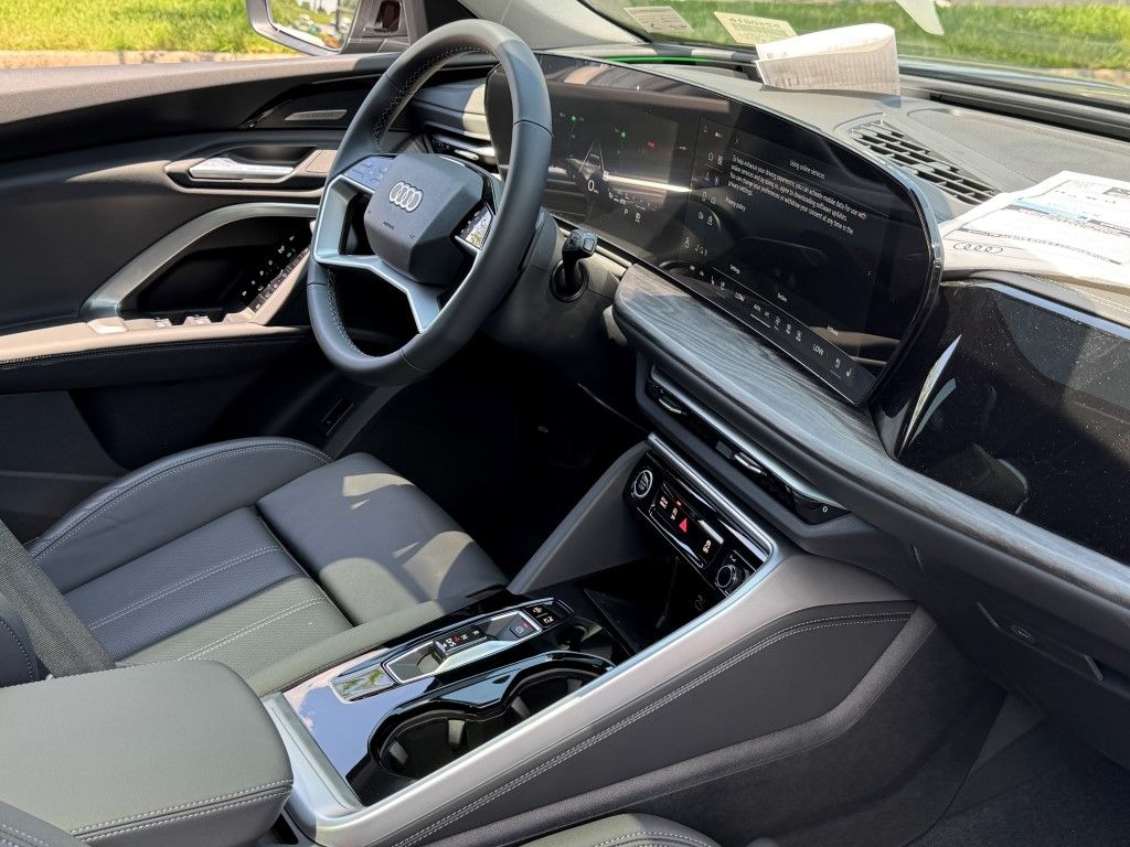 Thumbnail: 2025 Audi Q5 - 8