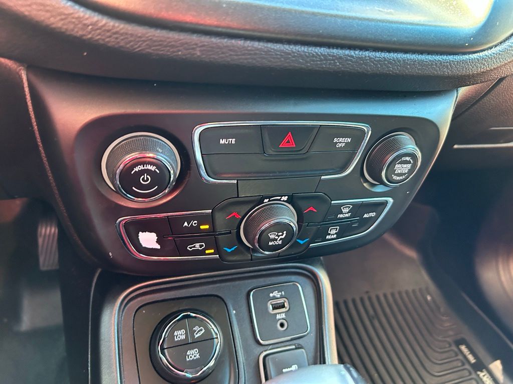 Thumbnail: 2019 Jeep Compass - 25