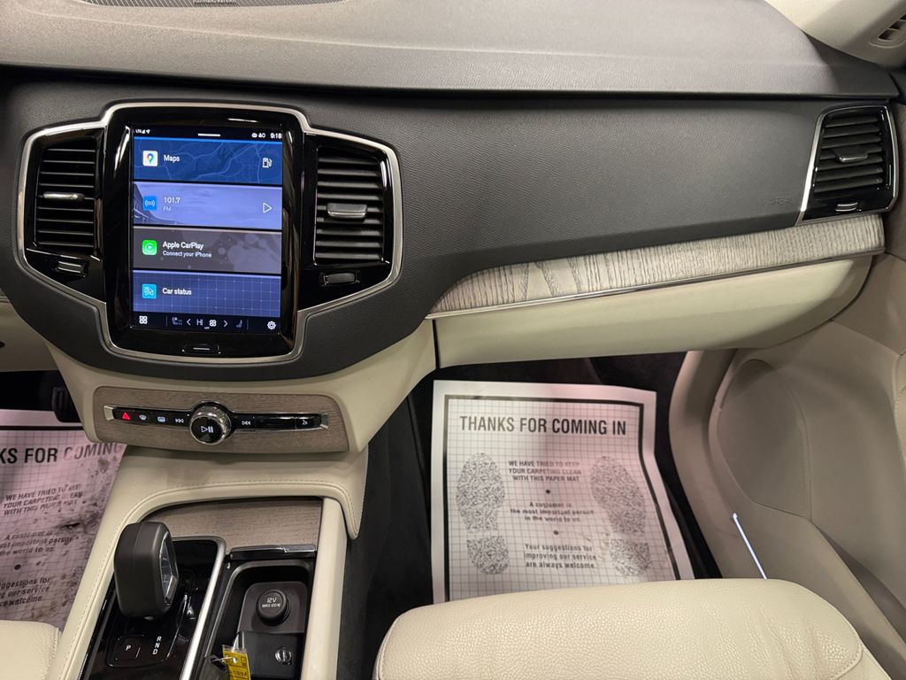 2024 Volvo XC90 B6 Plus Bright Theme photo