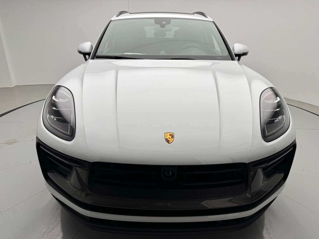 2024 Porsche Macan T 22