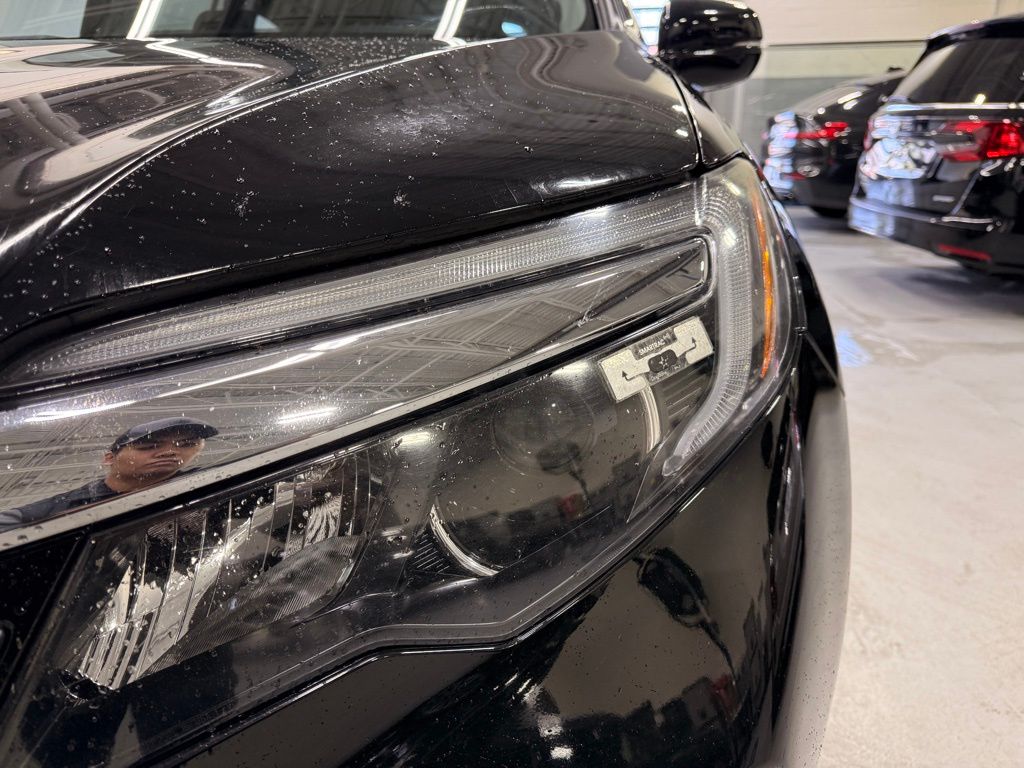 Thumbnail: 2017 Honda Pilot - 9