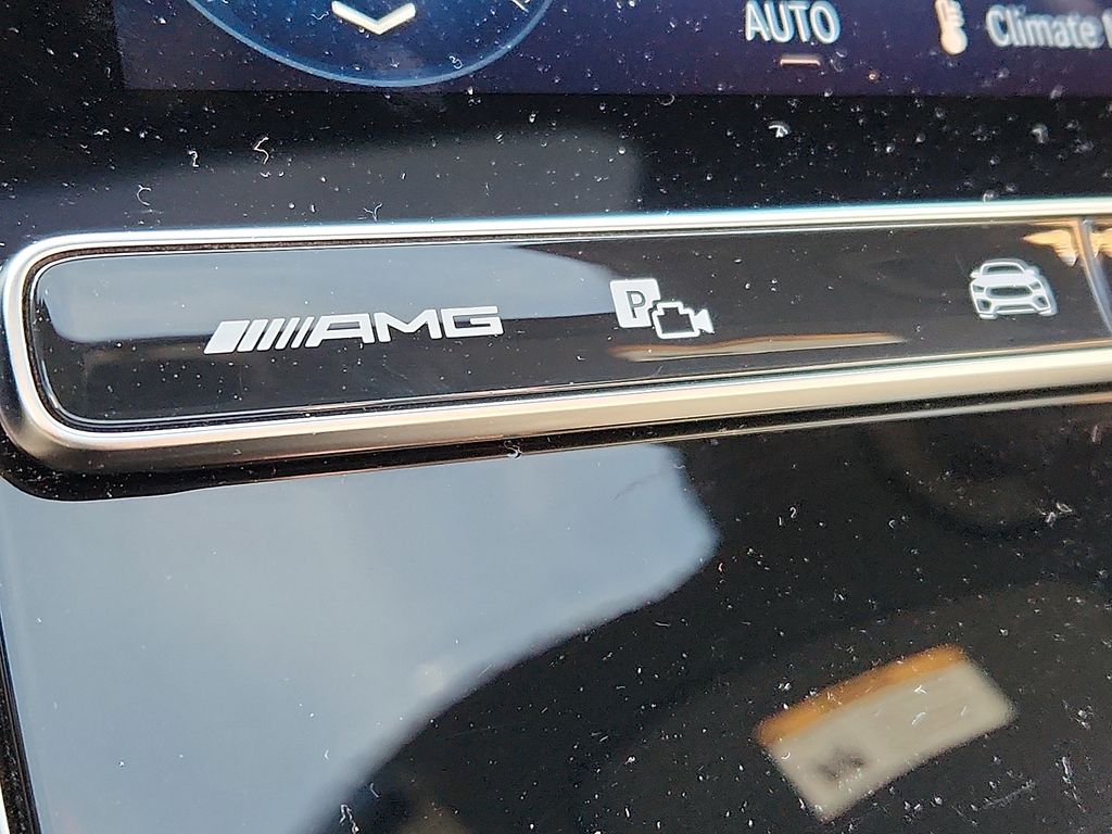 Thumbnail: 2025 Mercedes-Benz GLC - 27