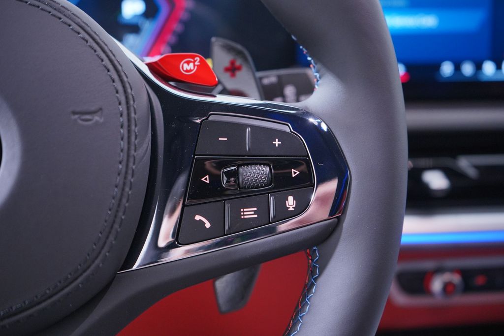 Thumbnail: 2026 BMW XM - 22