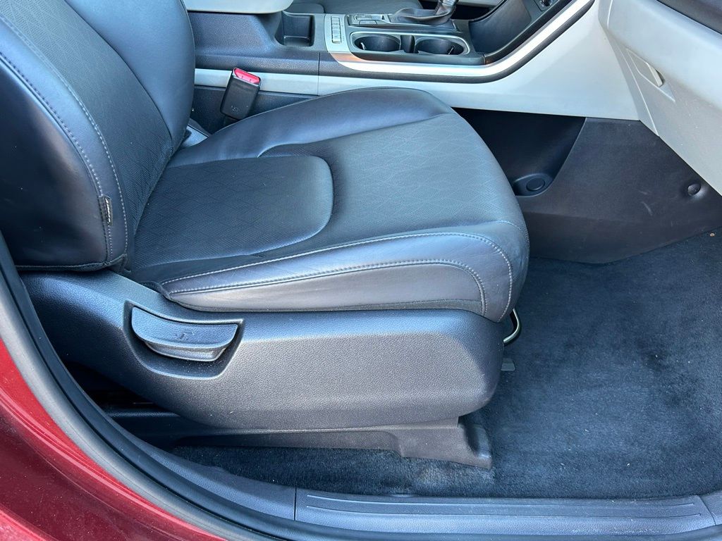 Used 2024 Red Kia LX image 49