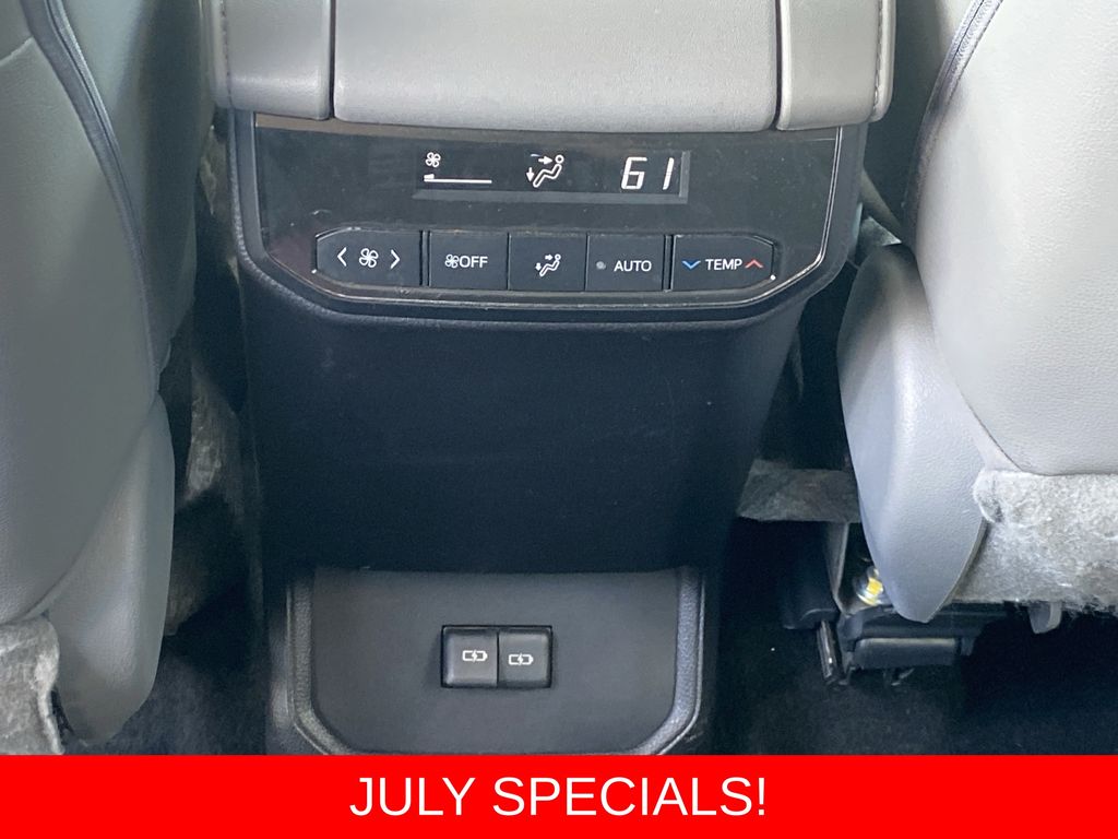 Used 2023 Toyota Highlander SUV