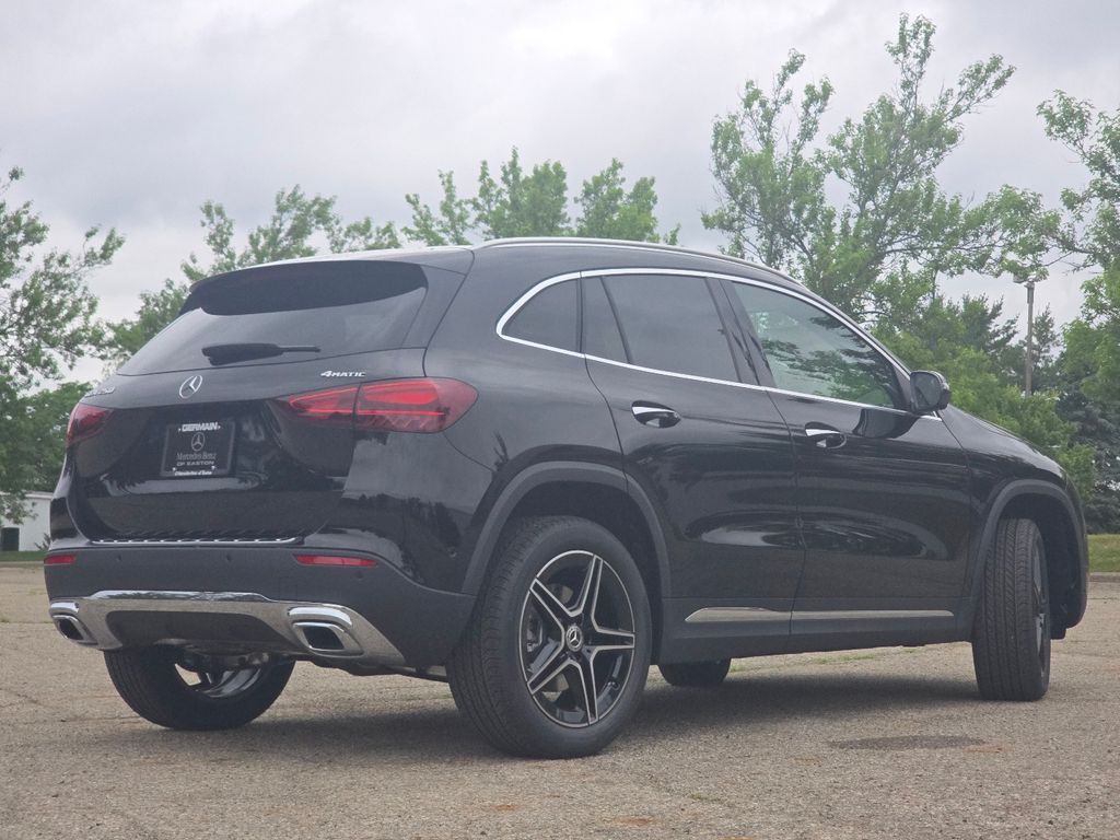 New 2026 Black Mercedes-Benz GLA 250 image 15