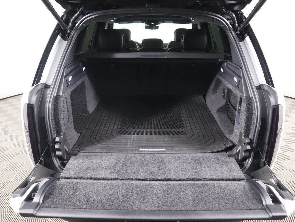 Thumbnail: 2026 Land Rover Range Rover - 29
