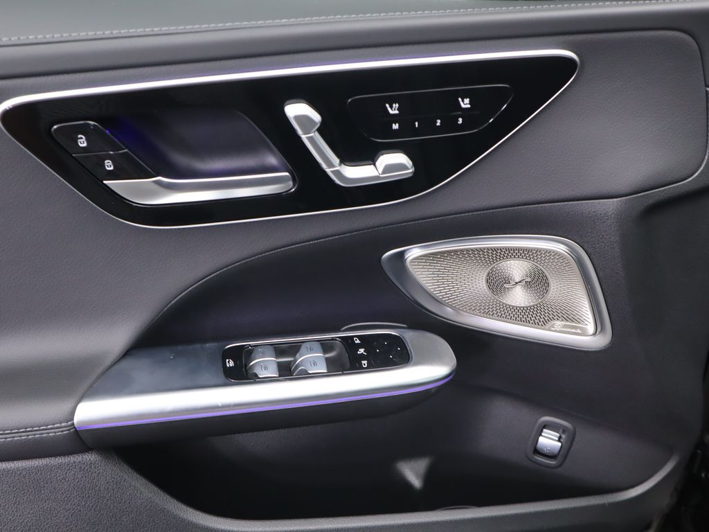 Thumbnail: 2025 Mercedes-Benz C-Class - 25