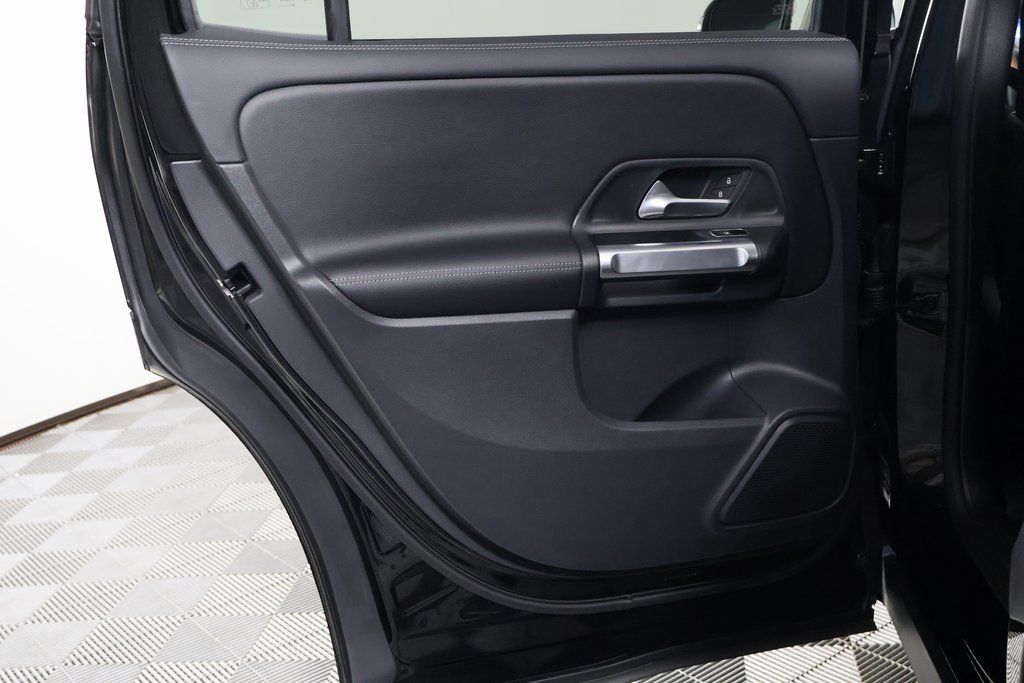 Thumbnail: 2025 Mercedes-Benz GLB - 13