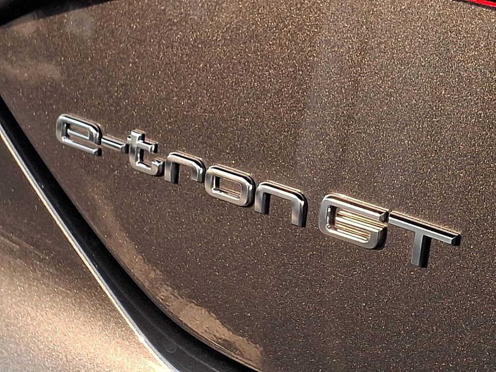 Thumbnail: 2023 Audi e-tron GT - 29