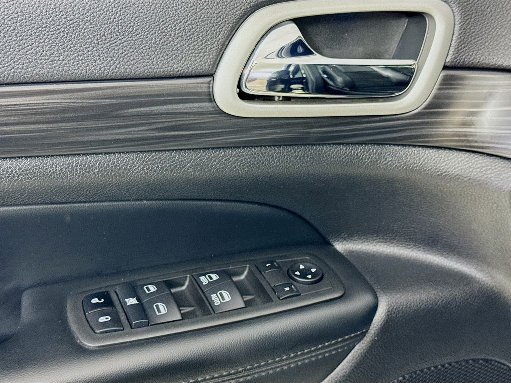 Used Car 2022 Jeep Grand Cherokee Wk  Laredo X For Sale Under $30,000 In Austin, Texas