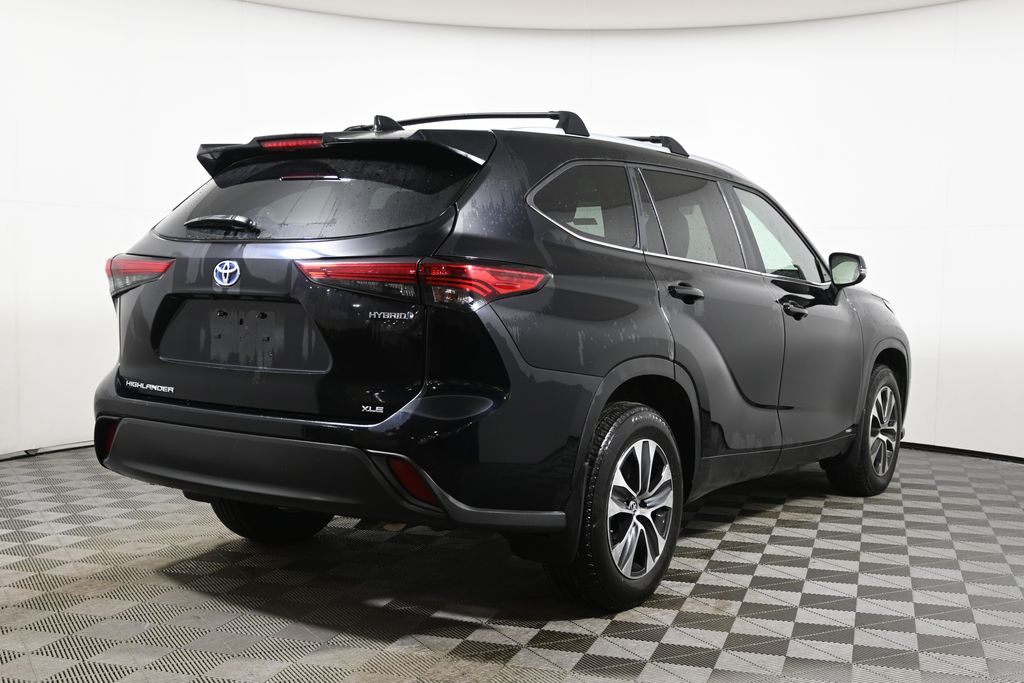Thumbnail: 2023 Toyota Highlander - 7