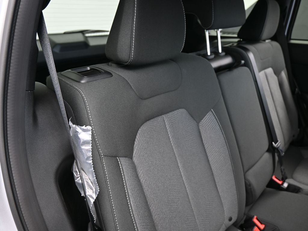 New 2026 silver zynith clearcoat Jeep Laredo image 36