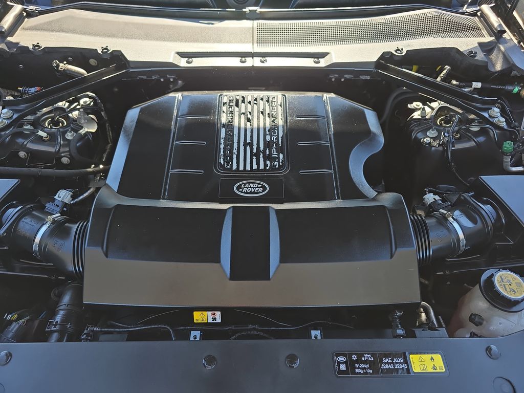 Certified Used 2023  Land Rover Carpathian Edition image 30