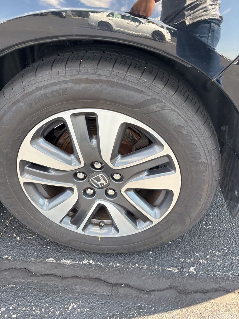 2015 Honda Odyssey Touring Elite photo 11