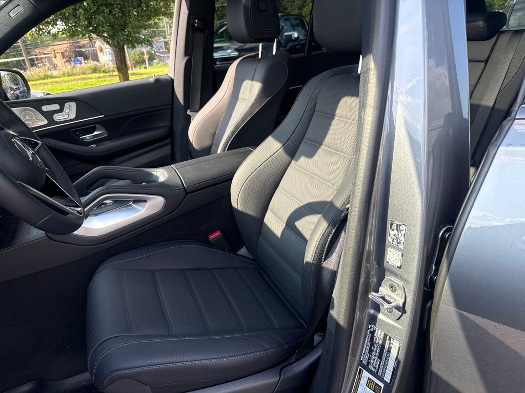 Used 2025 Gray Mercedes-Benz GLE 580 image 14