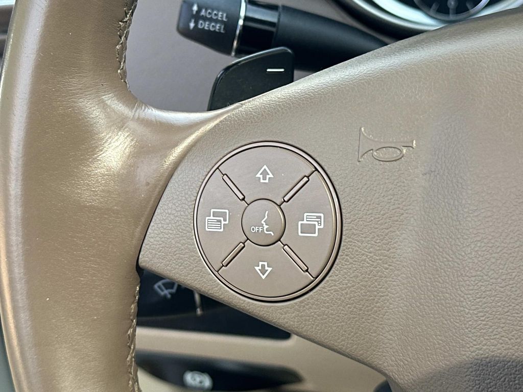 Thumbnail: 2012 Mercedes-Benz GL-Class - 26