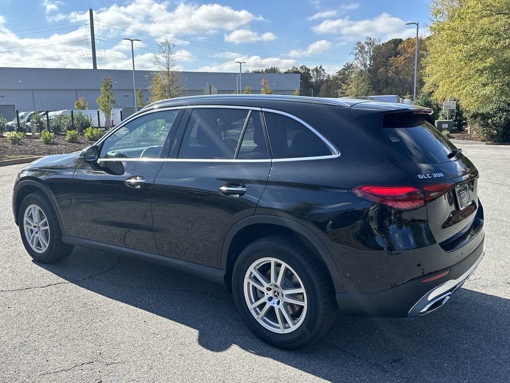 2025 Mercedes-Benz GLC GLC 300 6