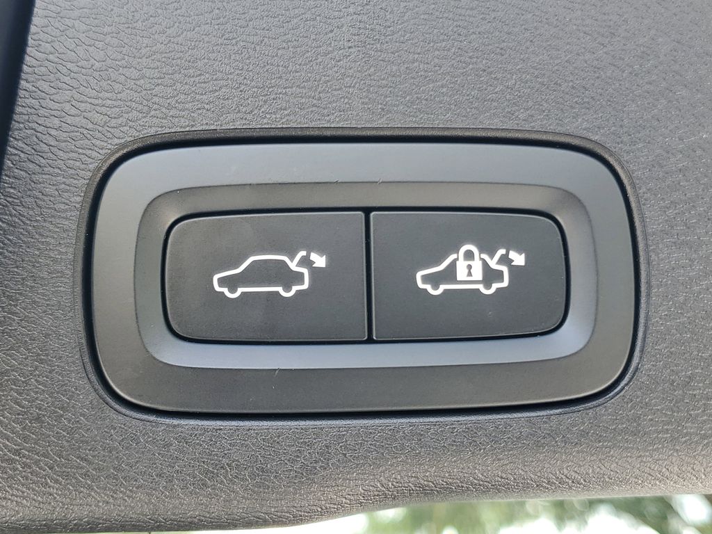 used 2024 Volvo XC60 car, priced at $31,895