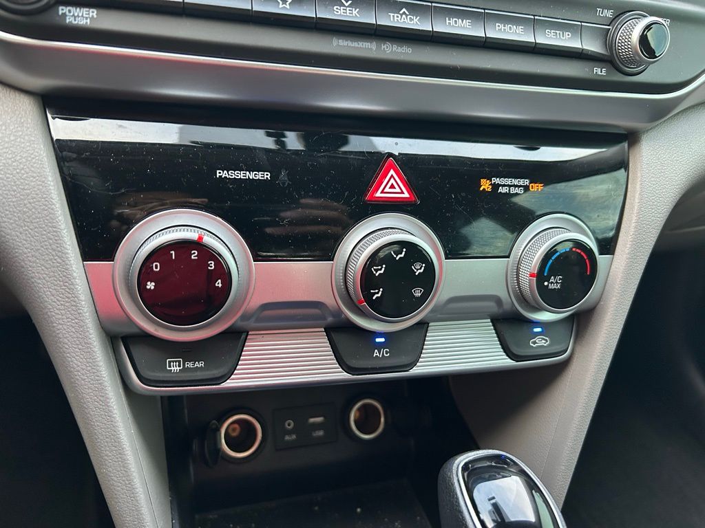 Thumbnail: 2019 Hyundai Elantra - 25