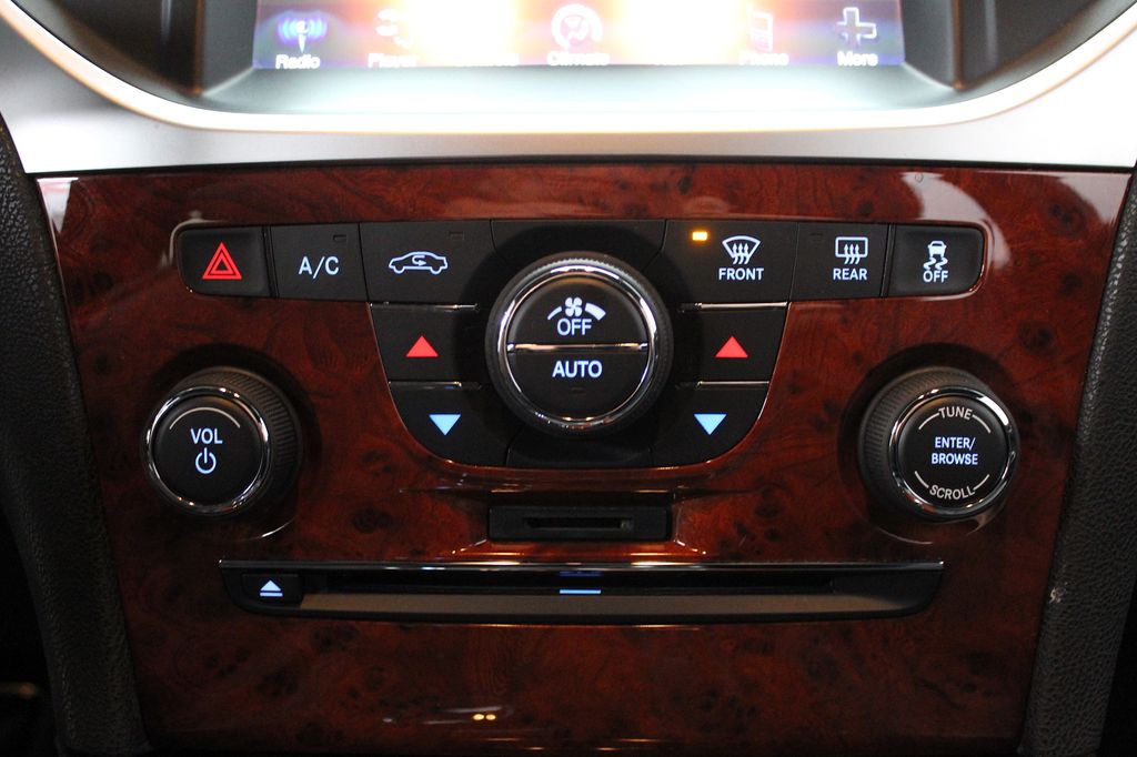 Thumbnail: 2013 Chrysler 300 - 14