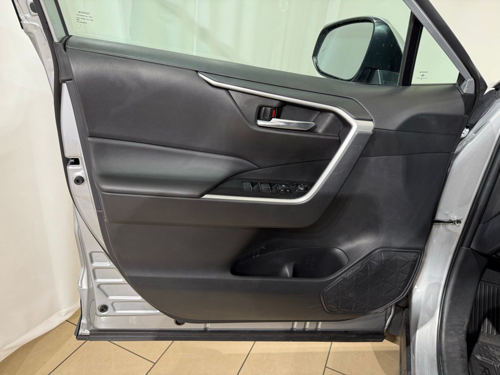 2024 Toyota RAV4 XLE 15