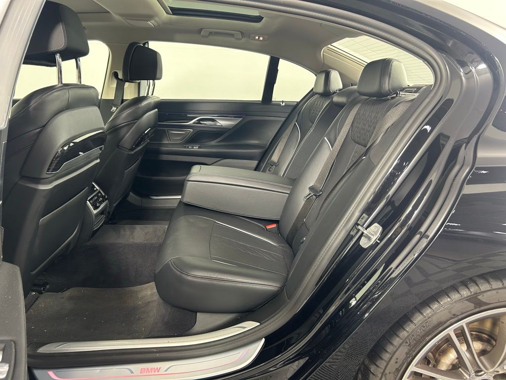 Thumbnail: 2022 BMW 7 Series - 19