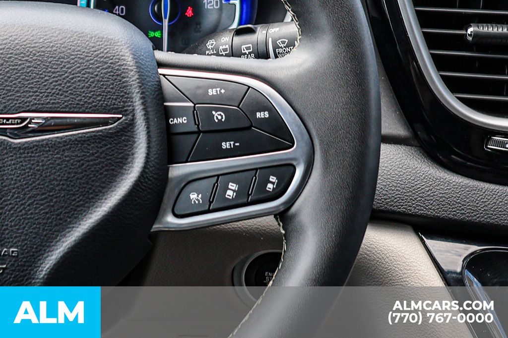 2023 Chrysler Pacifica Touring L photo 36