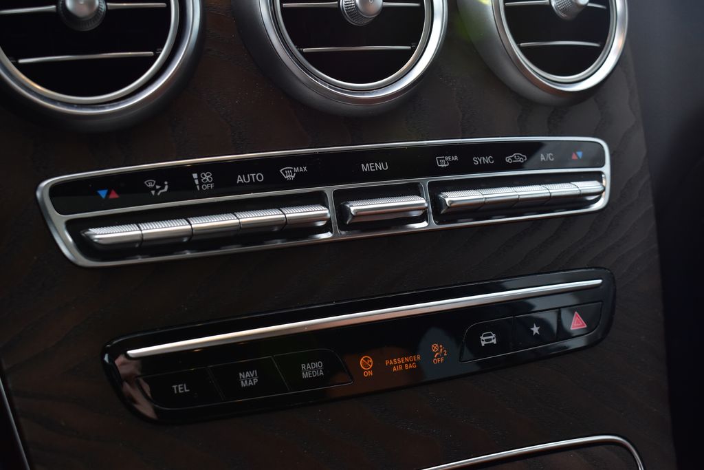 Thumbnail: 2021 Mercedes-Benz GLC - 20