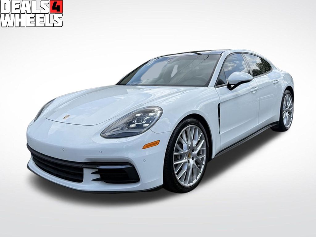 2018 Porsche Panamera Base / 4