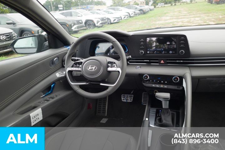 Used 2025 Gray Hyundai SEL Sport image 20