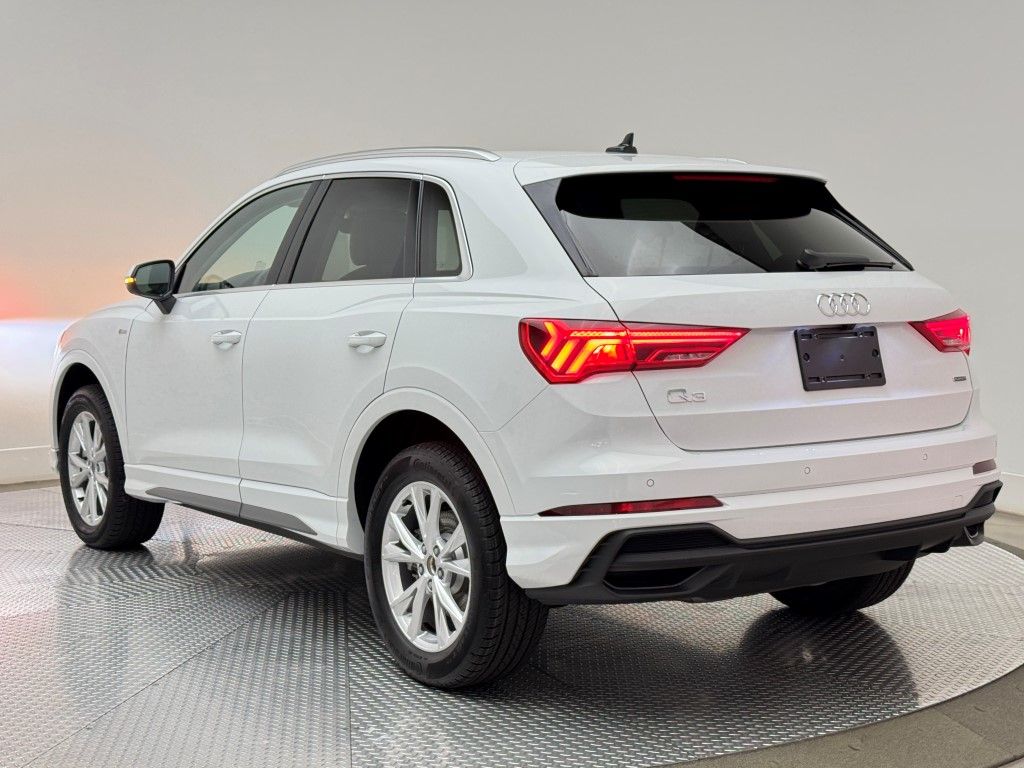 Thumbnail: 2025 Audi Q3 - 7