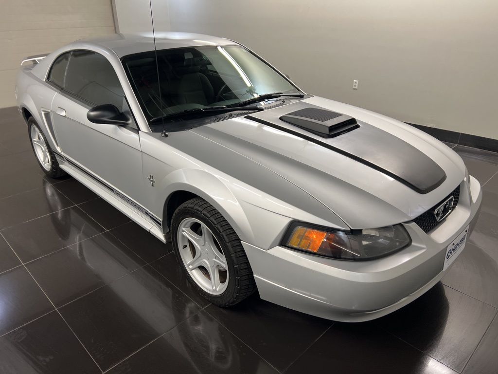 2001 Ford Mustang Standard