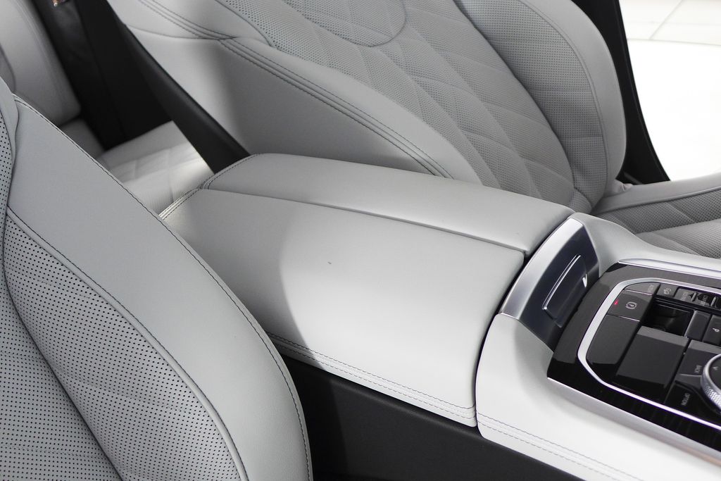 Thumbnail: 2024 BMW X6 - 16