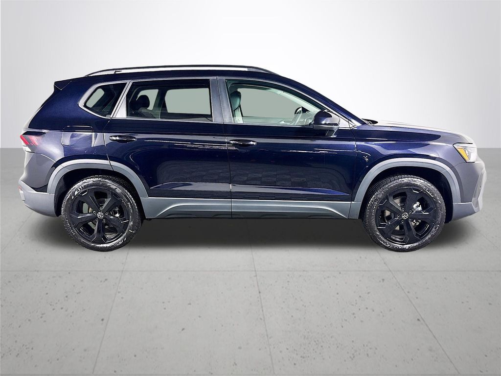 2025 Volkswagen Taos 1.5T SE Black