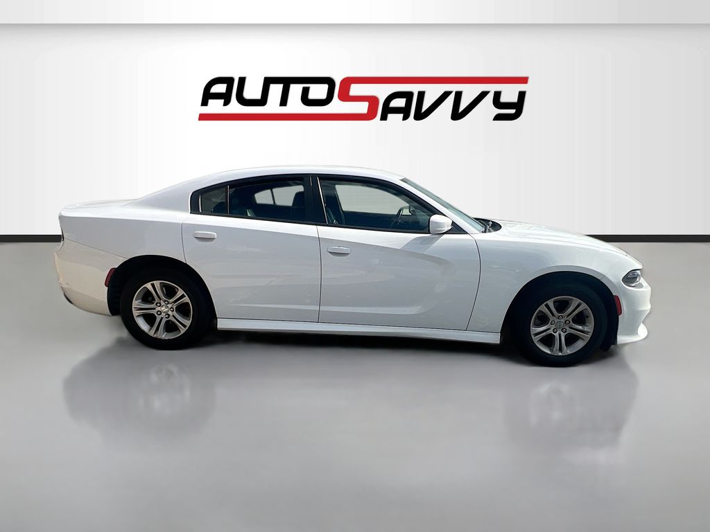 Used 2021 White Dodge SXT image 8