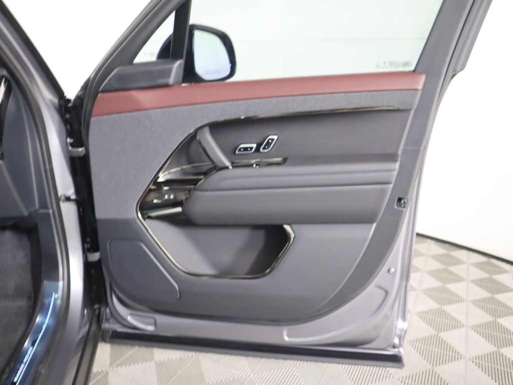 Thumbnail: 2025 Land Rover Range Rover Sport - 26
