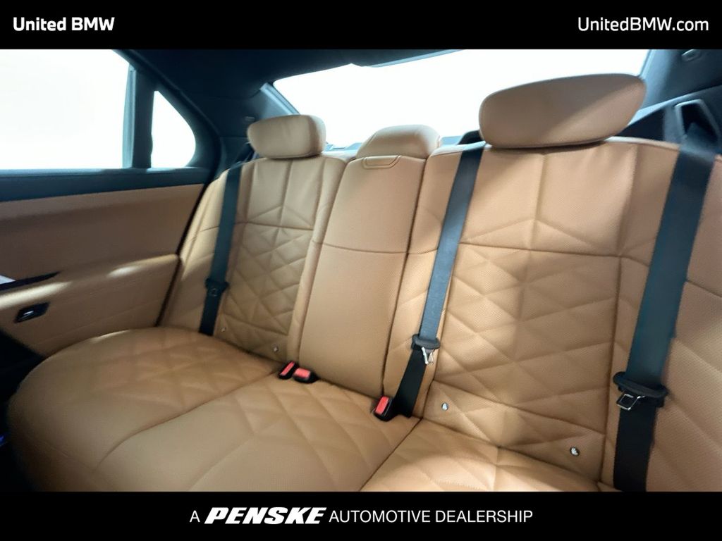 2025 BMW 7 Series 740i 21