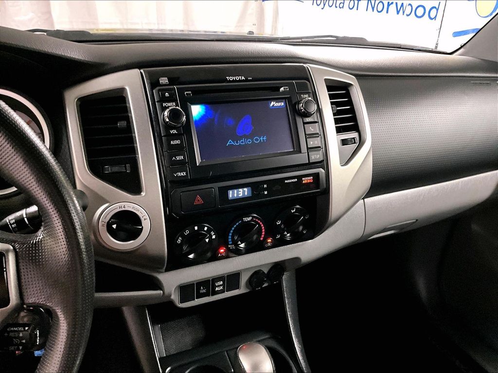 2013 Toyota Tacoma — photo 25