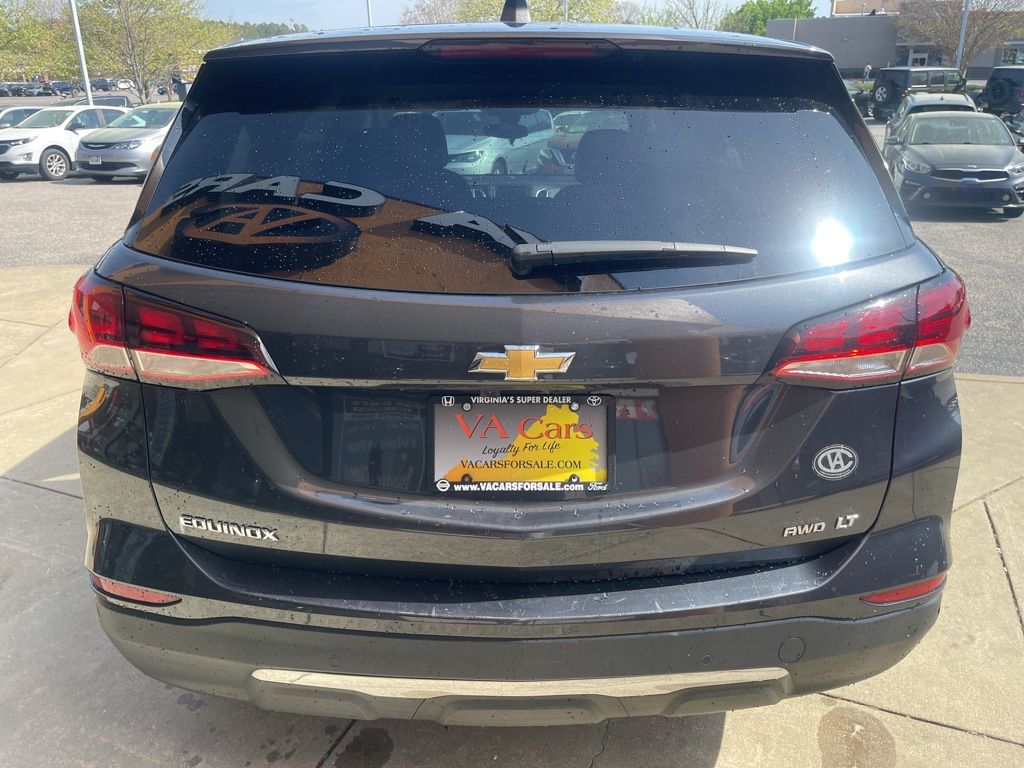 View vehicle photo 5