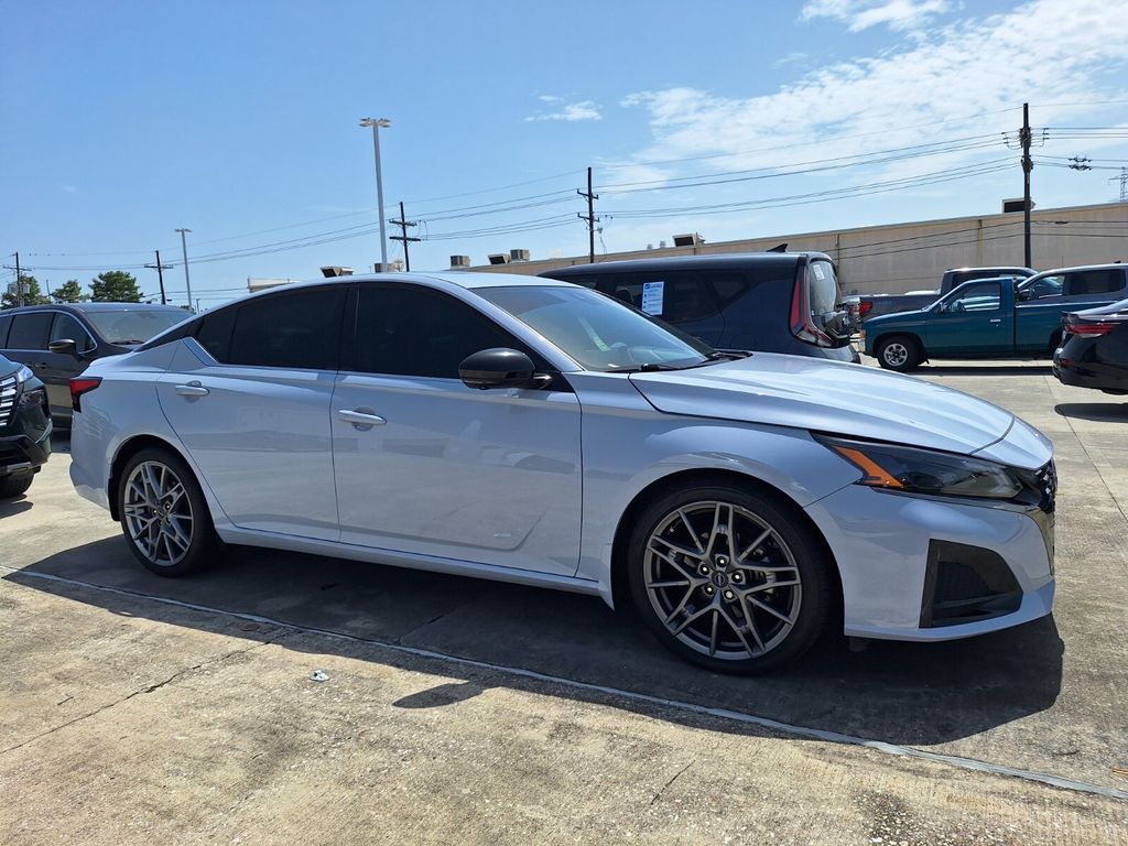 Used 2024 Gray Nissan 2.0 SR image 3
