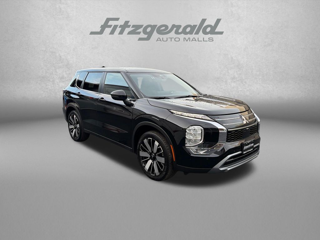 Graphite Gray Metallic/Black Roof 2025 Mitsubishi Outlander SUV / Crossover Front-Wheel Drive Continuously Variable Transmission