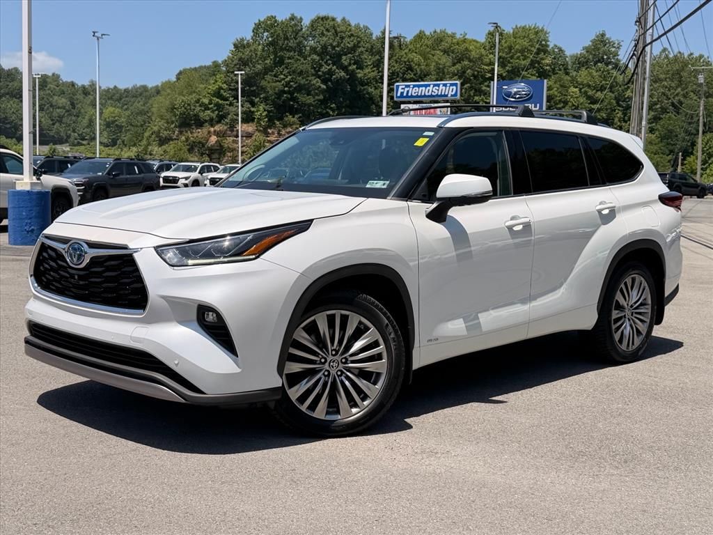 Pearl 2022 Toyota Highlander Hybrid SUV / Crossover All-Wheel Drive Continuously Variable Transmission
