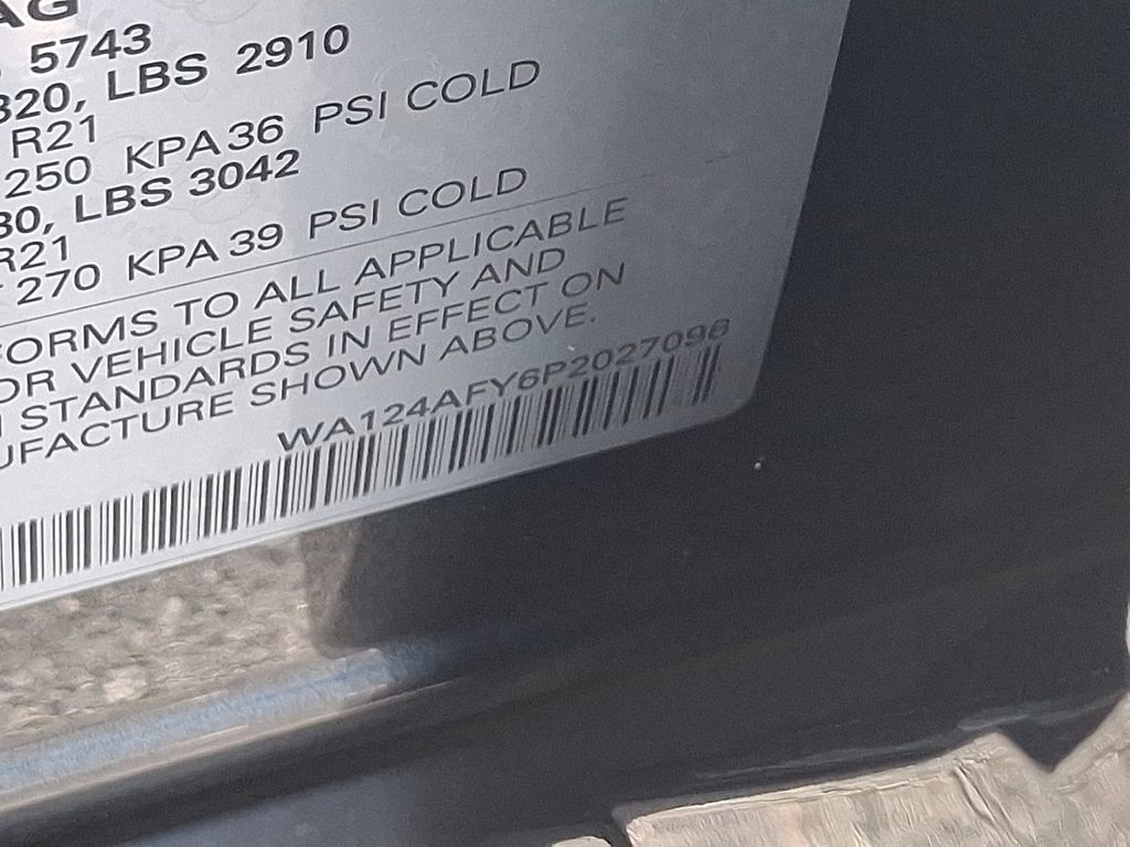 Thumbnail: 2023 Audi SQ5 - 28