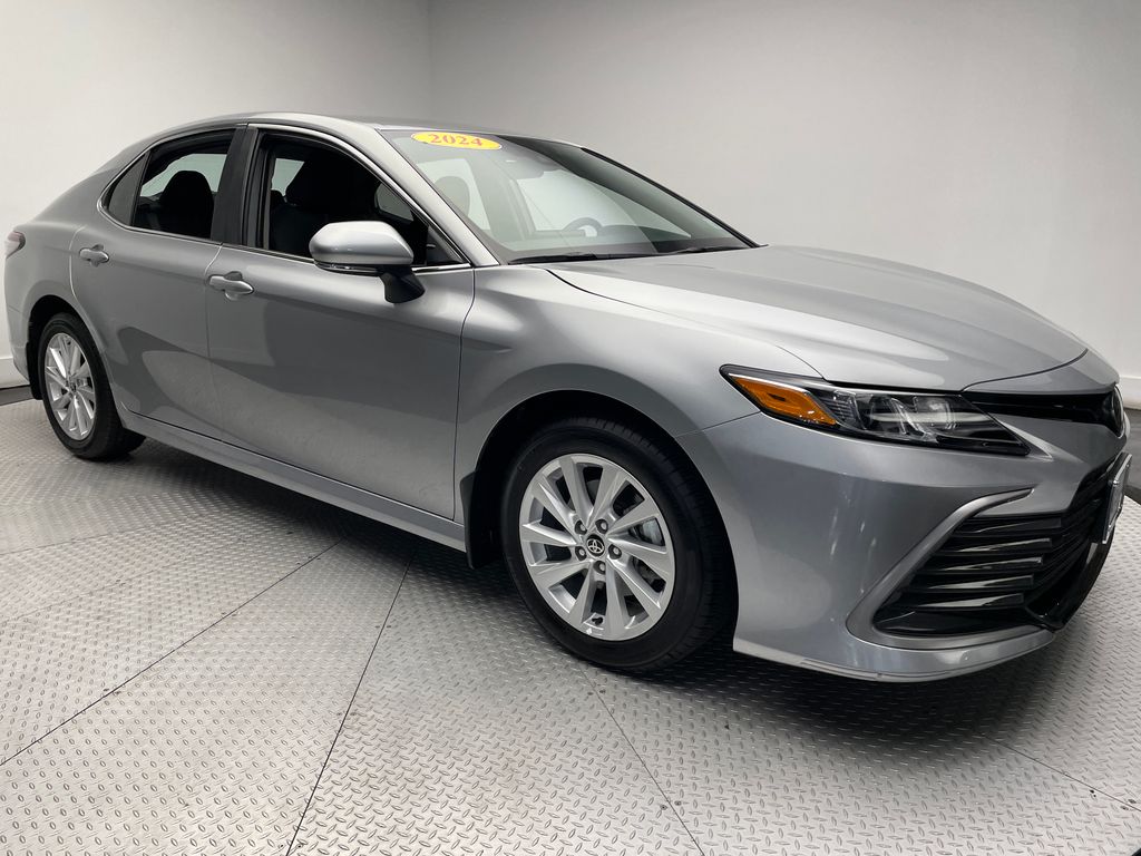 2024 Toyota Camry LE 3